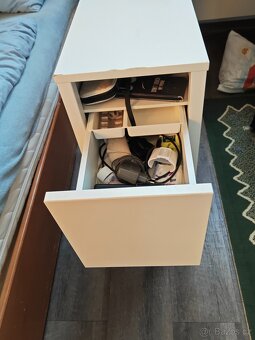 Daruji za odvoz noční stolek IKEA - 2