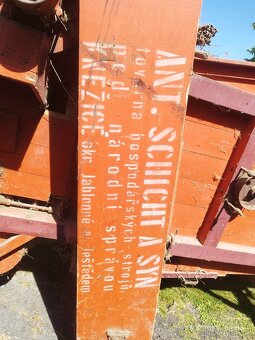 Starožitná mlátička na obilí - 2