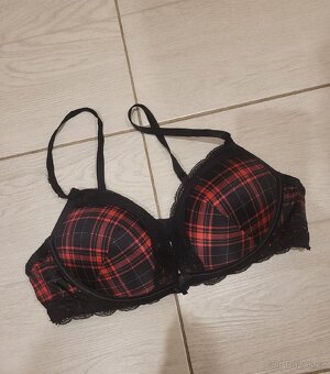 Push up podprsenka 75 B karovama - 2