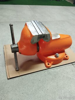 Svěrák York 125 - 2