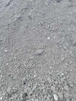 Zemina, kompost, substrát - 2