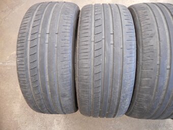 245/45R18 100Y XL - 2