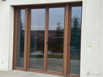 okna včetně elektrických rolet - 2