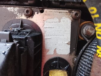 Motor, převodovka Mercedes - 2