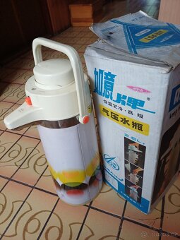 Retro termoska 2,2 l - 2