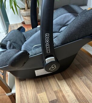 Kocarek Jools a autovajicko Maxi-Cosi - 2