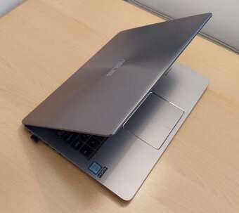 Asus Zenbook 14" - 2