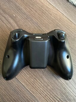 Xbox 360 ovladač - 2