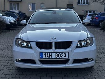 BMW Řada 3 E90 320i 110kW Sedan Navi Aut. klima Šíbr ALU R18 - 2
