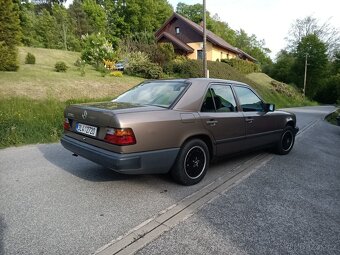 Mercedes W 124 - 2