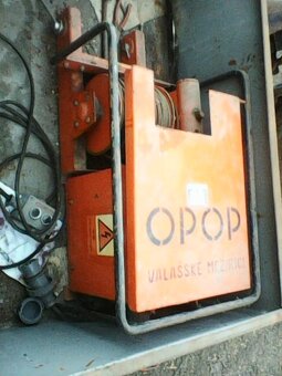 Prodám wstavební okenní vrátek - 2