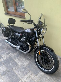 Moto Guzzi V9 Roamer - 2