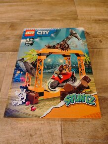 Nové LEGO 60342 Žraločí kaskadérská výzva - 2