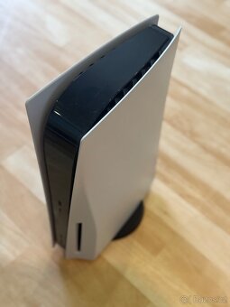 🎮 PlayStation 5 + 2 bezdrátové ovladače + 2 hry - 2