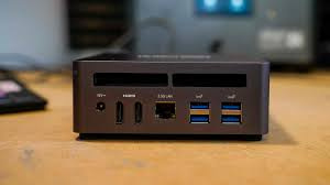 Mini PC UM790 PRO, AMD Ryzen 9 7940HS, 32GB DDR5, 1TB M2 - 2