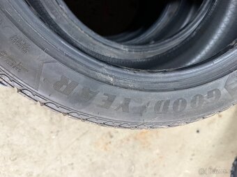 Prodám 245 45 r18 goodyear ultragrip 8 - 2