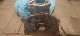 Škoda 100 motor - 2