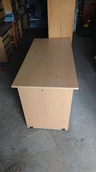 Pracovní stůl - 2