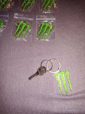 Prodám kovové přívěšky na klíče MONSTER. - 2