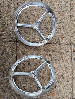 Nové zadní rámečky světel Ford Cortina Mk1 - 2
