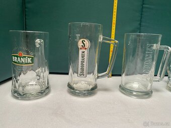 Sada pivních sklenic – 4 půllitry + 1× Staropramen (0,3 l) - 2