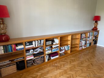 Dubová policová skříň na míru vyrobená PRAHA - 2