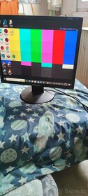 Prodám starší monitor - 2
