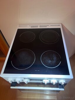 El. sporák se sklokeram. deskou - 2