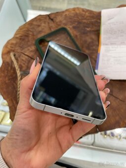 Samsung S24 FE, 256GB, záruka do 12/26 - 2