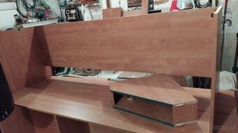 velký kancelářský stůl - 2