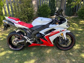 Yamaha r1 - 2