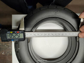 pneu na elektrokoloběžku plná rozměr 60/85-6  (10x2,5) - 2
