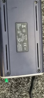 Měnič napětí Belkin 12V/230V 300W - 2