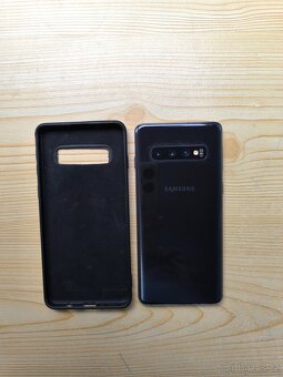 Na Opravu pěkný SAMSUNG GALAXY S20 10 + Kryt. - 2