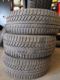Pneu Continental 225/45R19 - 2