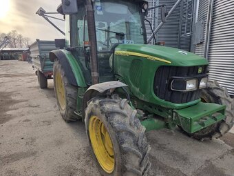 John Deere 5820 - 2
