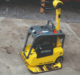 Vibrační deska Wacker Neuson DPU 2560 H-TS ve velmi dobrém s - 2