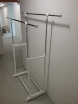 Stojan na oblečení - 2