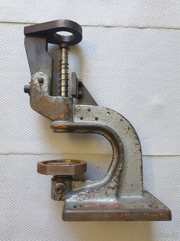 Ruční - strojní lis - 2