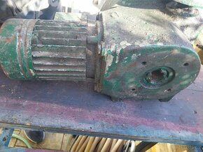 Motor s převodovkou 380V - 2