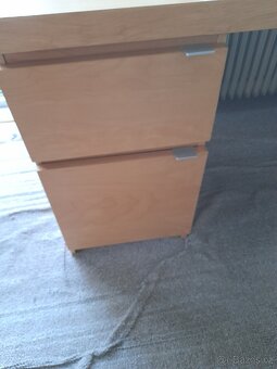 Daruji velky psací stůl ikea - 2