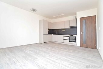 Pěkný nový byt 2+kk, balkon, parkování, sklep - 2