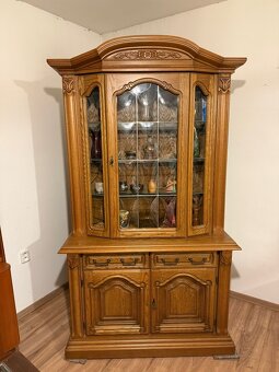 Rustikální skříňka s vitrínou - 2