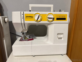 Pěkný šicí stroj Privileg zánovní s manuálem - 2