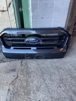 FORD RANGER——-PREDNI MASKA - 2