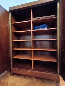 Starožitná leštěná skříň cca 30. léta - 2