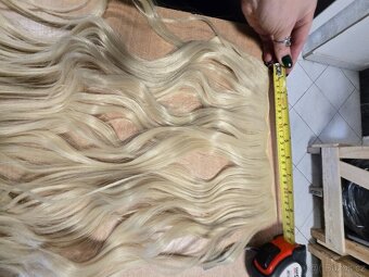 Připínací vlasy clip in - blond - 2