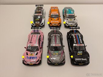 Autíčka Carrera 1:32 na autodráhu - 2