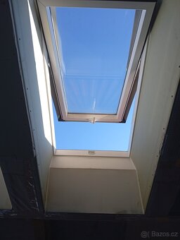 Střešní okna plastová 68x118cm - 2