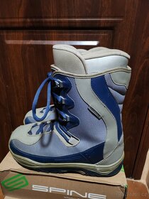 Prodám zachovalé boty na snowboard DELUXE v.46 - 2